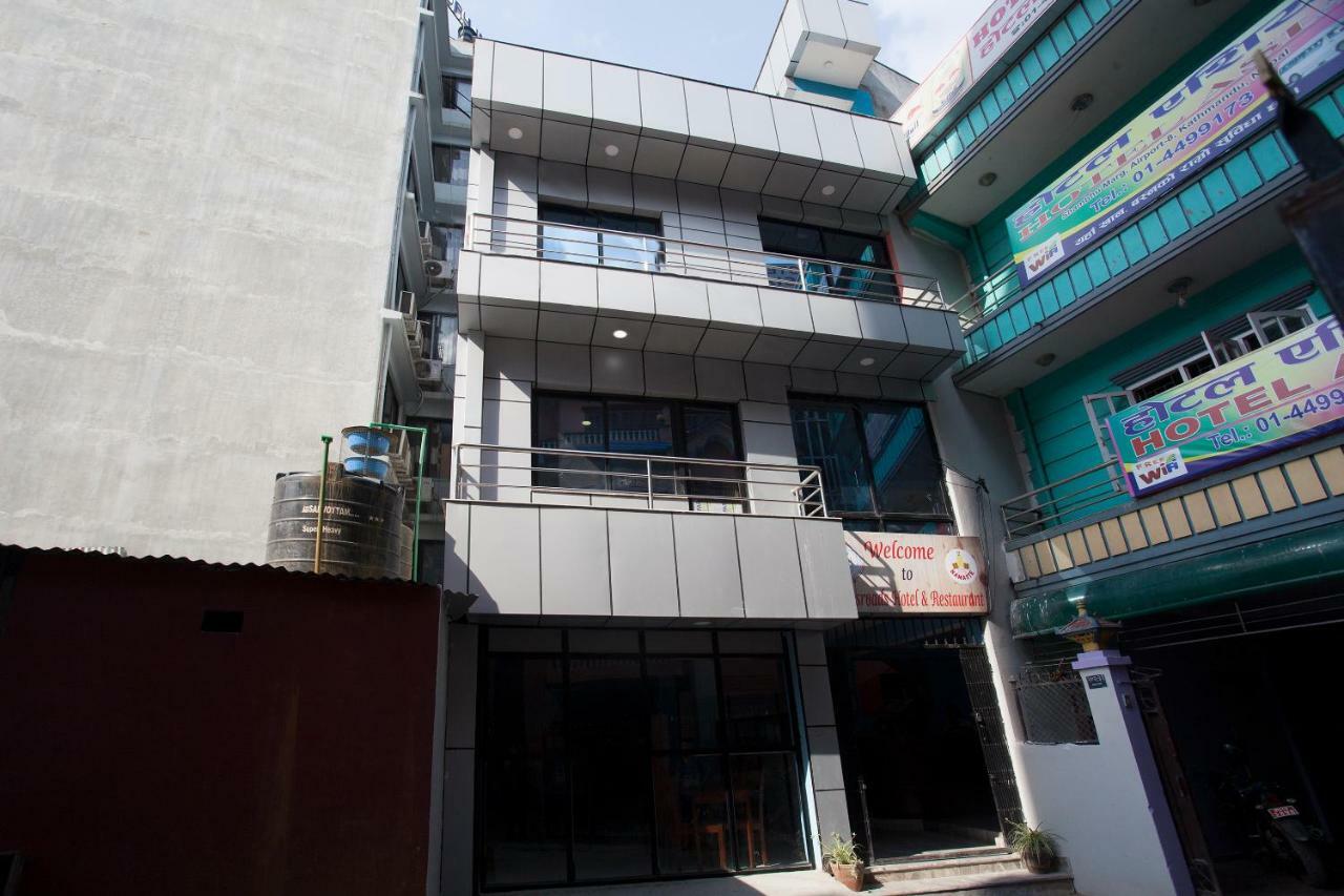 Hotel Crossroads Katmandú Exterior foto